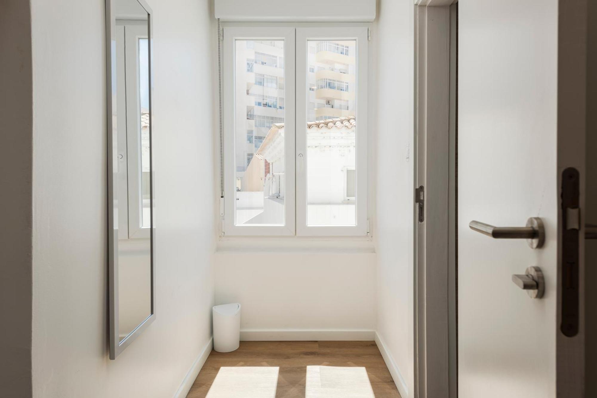 Madalena Hostel E Suites Faro Bagian luar foto