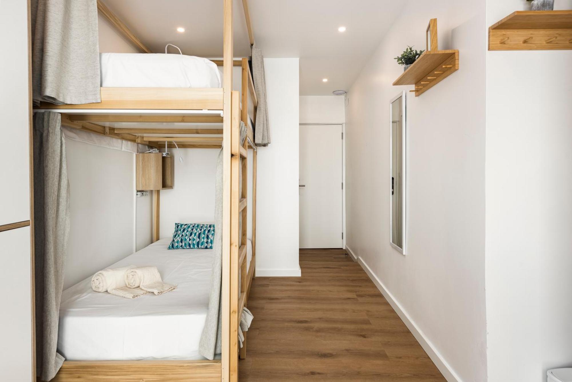 Madalena Hostel E Suites Faro Bagian luar foto