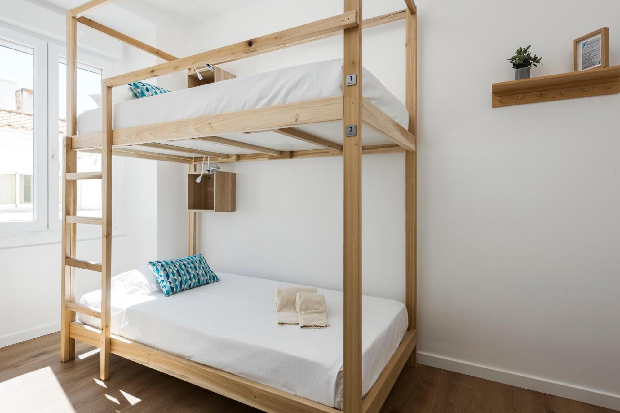 Madalena Hostel E Suites Faro Bagian luar foto