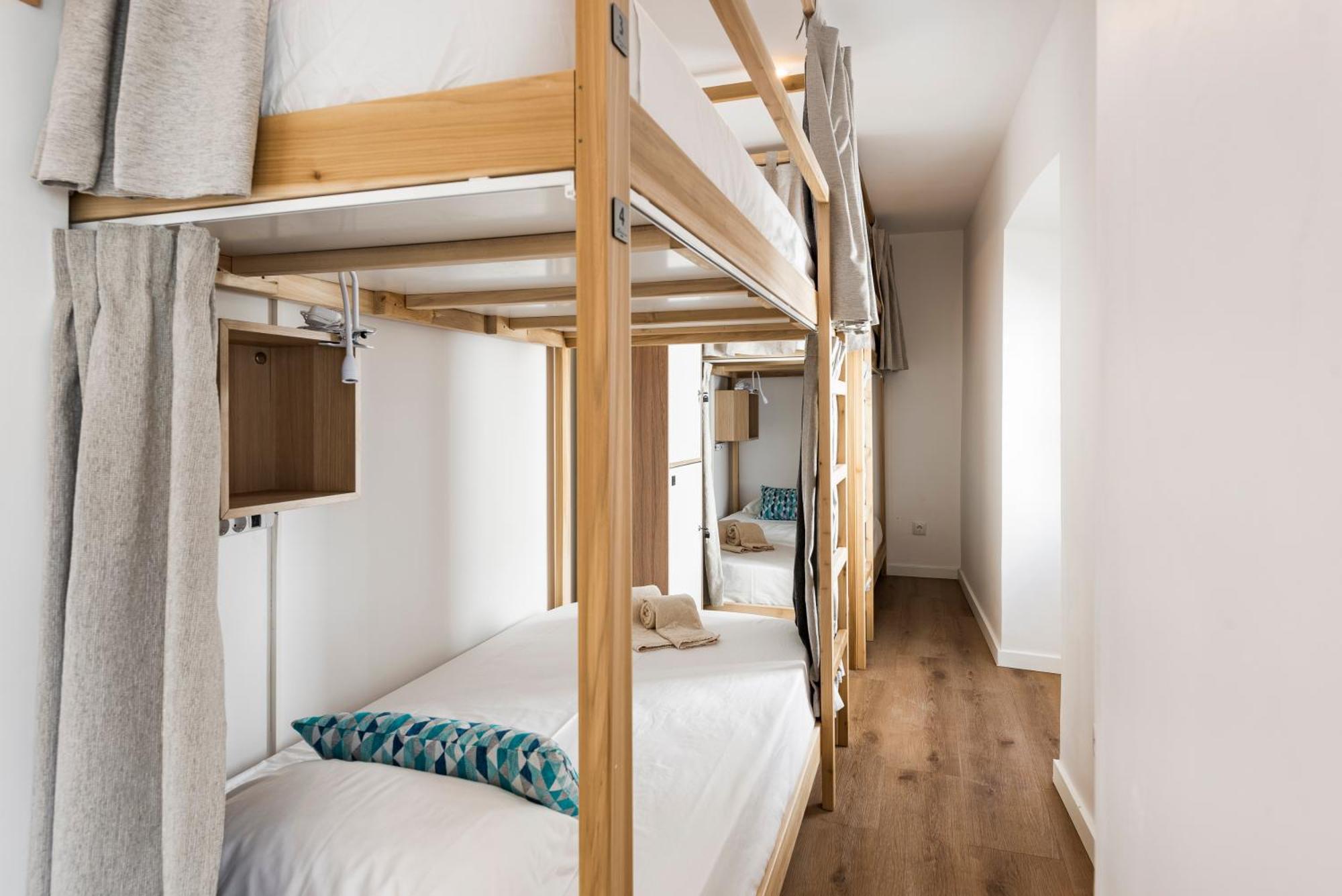 Madalena Hostel E Suites Faro Bagian luar foto